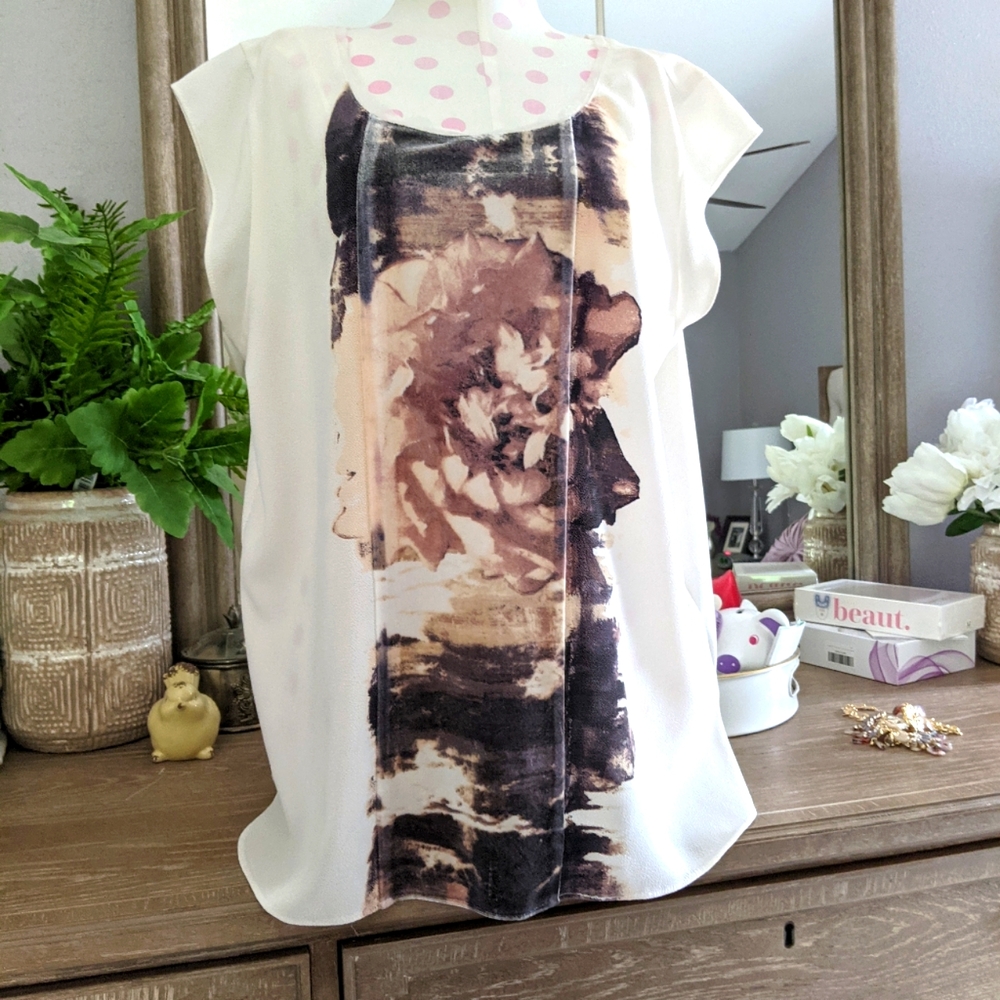 Floral detail top